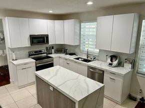 Undisclosed Address #A11972725, Weston FL 33327