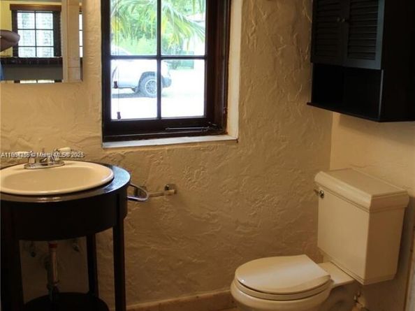 1301 Milan Ave Cottage 1-4, Coral Gables FL 33134