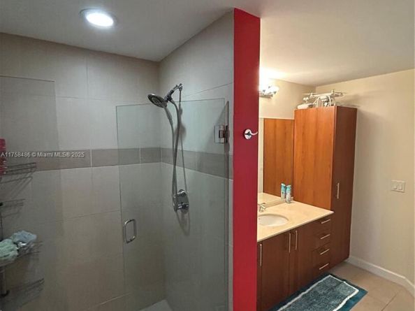 1945 S Ocean Dr 1106, Hallandale Beach FL 33009