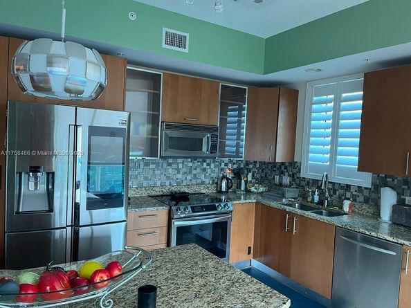 1945 S Ocean Dr 1106, Hallandale Beach FL 33009