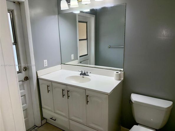 1890 NE 211th Ter, Miami FL 33179