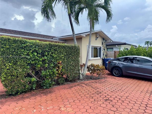 1890 NE 211th Ter, Miami FL 33179