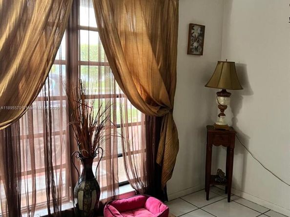 11000 SW 43rd Ln, Miami FL 33165