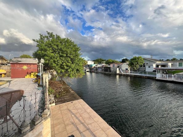 11000 SW 43rd Ln, Miami FL 33165