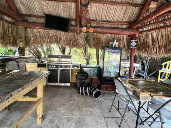 11000 SW 43rd Ln, Miami FL 33165