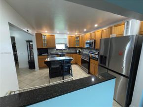 Undisclosed Address #A11990906, Davie FL 33314
