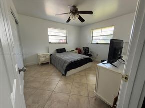 Undisclosed Address #A11990906, Davie FL 33314