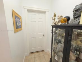 Undisclosed Address #A11990906, Davie FL 33314