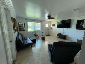 Undisclosed Address #A11990906, Davie FL 33314