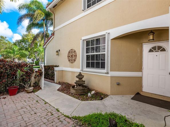 15048 SW 51st St, Davie FL 33331