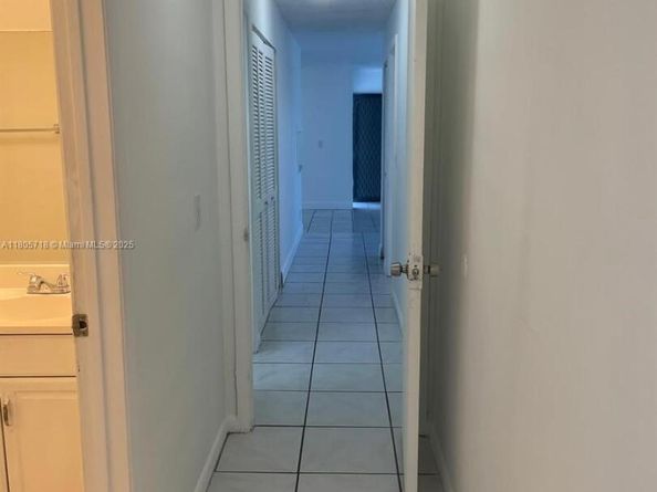 810 SW 73rd Ave 9, North Lauderdale FL 33068