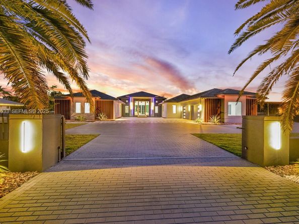 9790 SW 62nd St, Miami FL 33173