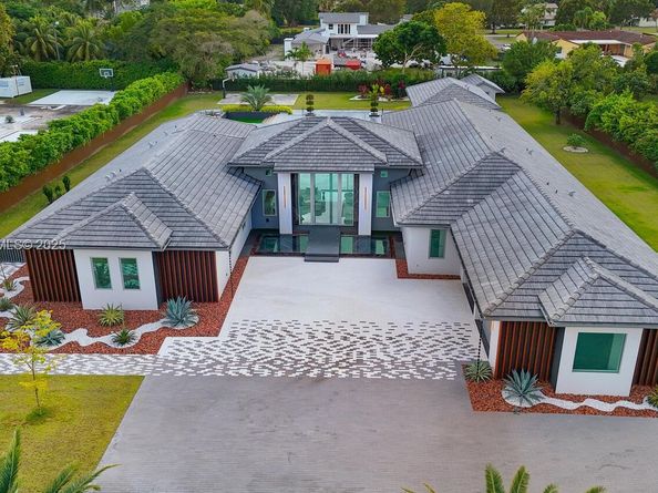 9790 SW 62nd St, Miami FL 33173