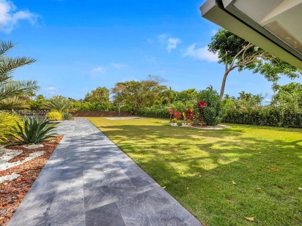 9790 SW 62nd St, Miami FL 33173