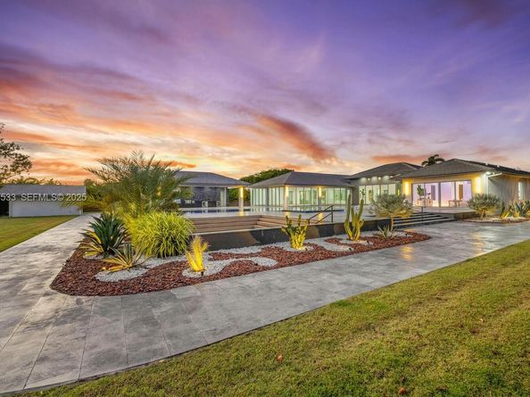 9790 SW 62nd St, Miami FL 33173