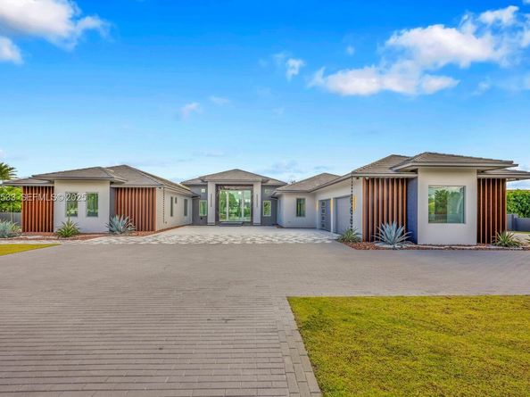 9790 SW 62nd St, Miami FL 33173