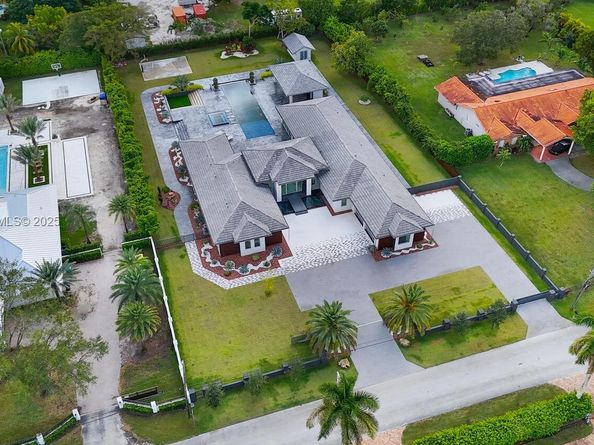 9790 SW 62nd St, Miami FL 33173