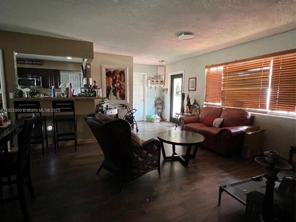 8230 NW 15th St, Pembroke Pines FL 33024