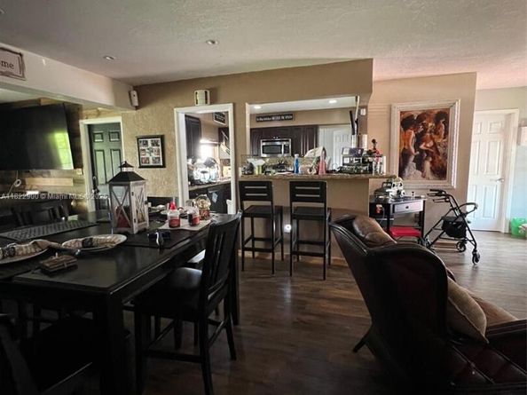 8230 NW 15th St, Pembroke Pines FL 33024