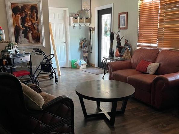 8230 NW 15th St, Pembroke Pines FL 33024