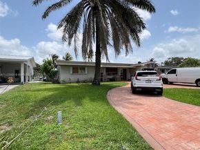 8230 NW 15th St, Pembroke Pines FL 33024