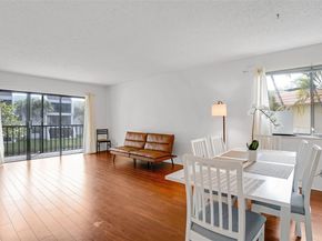 182 Lakeview Dr 204, Weston FL 33326