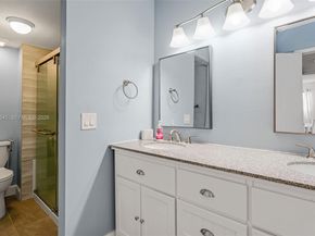 182 Lakeview Dr 204, Weston FL 33326