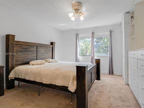 182 Lakeview Dr 204, Weston FL 33326