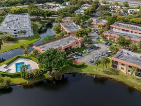 182 Lakeview Dr 204, Weston FL 33326