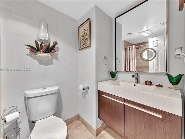 3800 Hillcrest Dr 411, Hollywood FL 33021