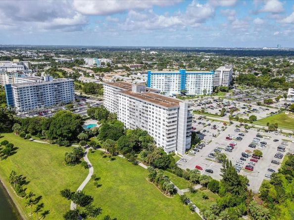 3800 Hillcrest Dr 411, Hollywood FL 33021