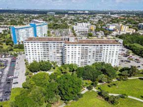 3800 Hillcrest Dr 411, Hollywood FL 33021