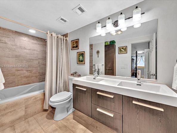 3800 Hillcrest Dr 411, Hollywood FL 33021