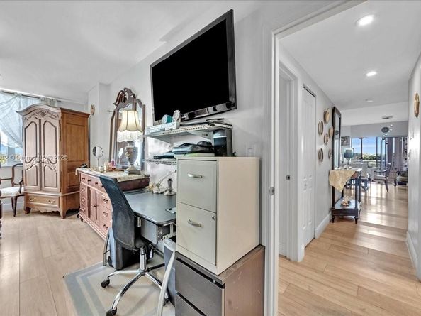 3800 Hillcrest Dr 411, Hollywood FL 33021