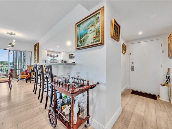 3800 Hillcrest Dr 411, Hollywood FL 33021