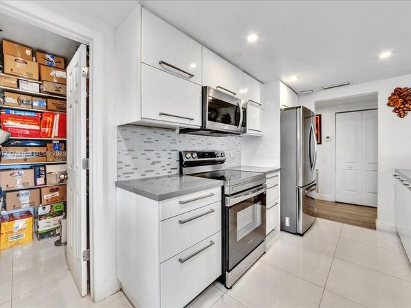 3800 Hillcrest Dr 411, Hollywood FL 33021
