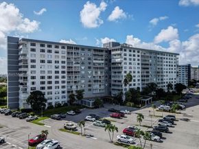 3800 Hillcrest Dr 411, Hollywood FL 33021