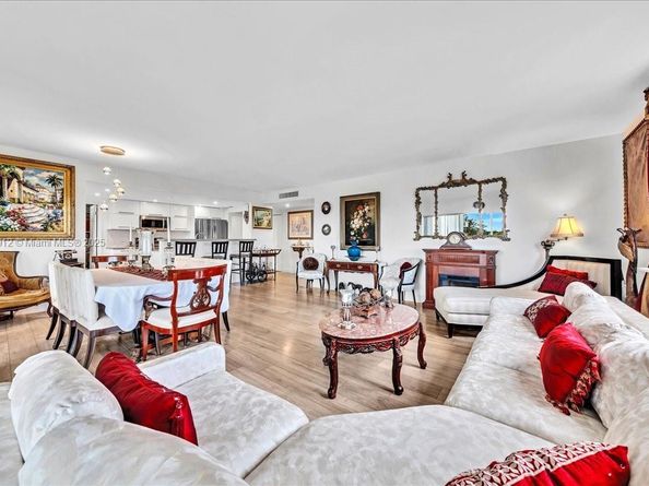3800 Hillcrest Dr 411, Hollywood FL 33021
