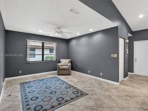 6141 SE Sunny Pointe Cir, Delray Beach FL 33484
