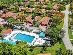 6141 SE Sunny Pointe Cir, Delray Beach FL 33484