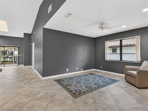 6141 SE Sunny Pointe Cir, Delray Beach FL 33484