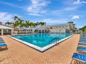 6141 SE Sunny Pointe Cir, Delray Beach FL 33484