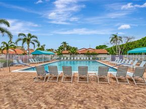6141 SE Sunny Pointe Cir, Delray Beach FL 33484