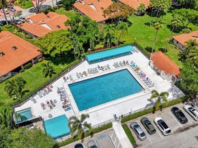 6141 SE Sunny Pointe Cir, Delray Beach FL 33484