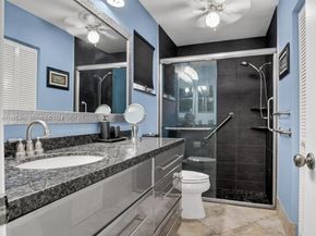 6141 SE Sunny Pointe Cir, Delray Beach FL 33484