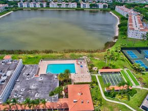 6141 SE Sunny Pointe Cir, Delray Beach FL 33484