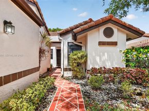 6141 SE Sunny Pointe Cir, Delray Beach FL 33484