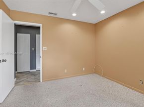 6141 SE Sunny Pointe Cir, Delray Beach FL 33484
