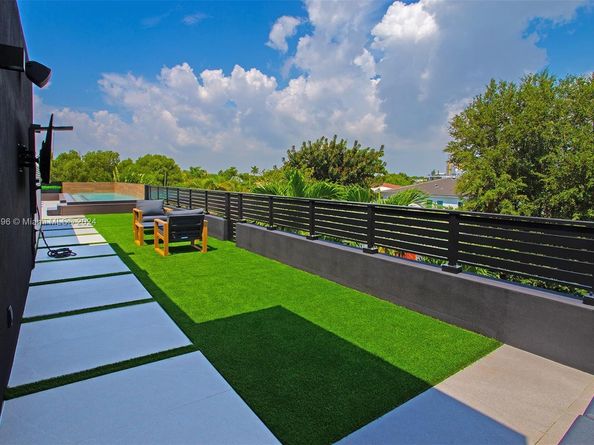 420 SW 15th Rd, Miami FL 33129