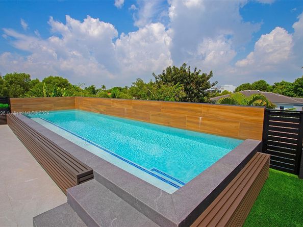420 SW 15th Rd, Miami FL 33129